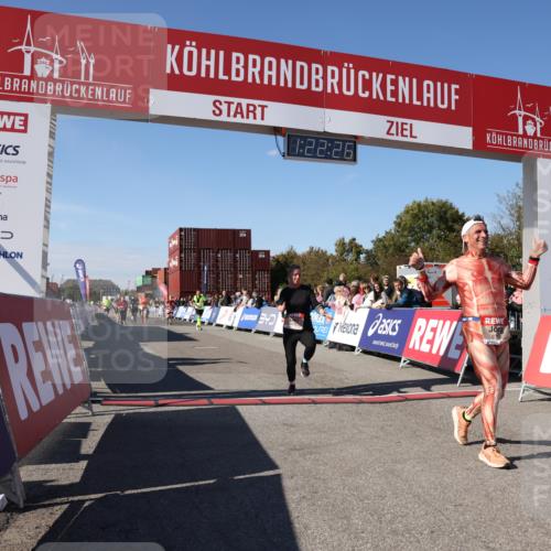03.10.2025 - Köhlbrandbrückenlauf Lena Gebhardt http://msf.ph/oto/9052369 03.10.2025 13:22:26 Ziel 4239, 5072, 5214, 5235, 5272, 5400, 5401, 5720, 5839, 5851, 5929, 6188 meine-sportfotos.de