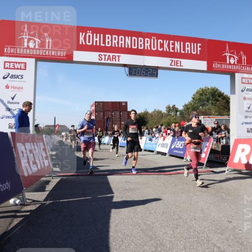 03.10.2025 - Köhlbrandbrückenlauf Lena Gebhardt http://msf.ph/oto/9052388 03.10.2025 13:06:25 Ziel 4124, 4396, 4550, 4658, 4659, 5563, 5641, 5970, 6193, 6850 meine-sportfotos.de