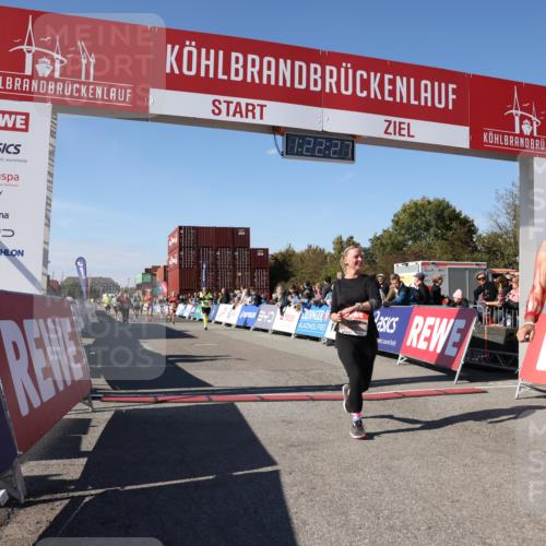 03.10.2025 - Köhlbrandbrückenlauf Lena Gebhardt http://msf.ph/oto/9052397 03.10.2025 13:22:27 Ziel 4239, 5072, 5214, 5272, 5400, 5401, 5720, 5839, 5851, 5929, 6188, 6733 meine-sportfotos.de