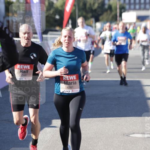 03.10.2025 - Köhlbrandbrückenlauf Jannik Wohlers http://msf.ph/oto/9052401 03.10.2025 13:09:02 Ziel 4057, 4138, 4197, 4346, 4381, 4403, 4505, 4544, 5705, 5842, 5953, 6233, 6372, 6630 meine-sportfotos.de