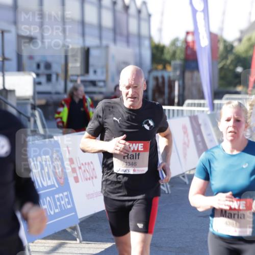 03.10.2025 - Köhlbrandbrückenlauf Jannik Wohlers http://msf.ph/oto/9052410 03.10.2025 13:09:03 Ziel 4057, 4138, 4197, 4346, 4351, 4381, 4403, 4505, 4544, 5242, 5705, 5842, 5953, 6372, 6630, 6814, 6816 meine-sportfotos.de