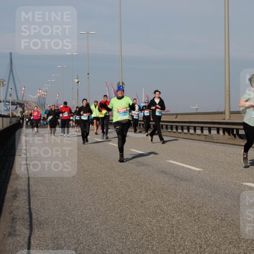 03.10.2025 - Köhlbrandbrückenlauf Fabian Wolf http://msf.ph/oto/9052412 03.10.2025 10:02:10 Position 3 1607 meine-sportfotos.de