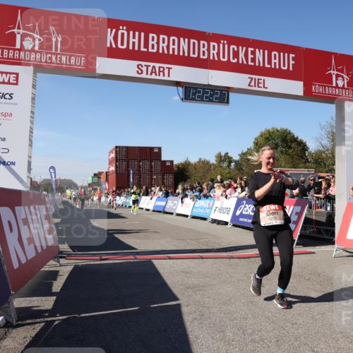 03.10.2025 - Köhlbrandbrückenlauf Lena Gebhardt http://msf.ph/oto/9052413 03.10.2025 13:22:28 Ziel 4239, 4481, 4482, 4508, 5072, 5214, 5272, 5400, 5401, 5839, 5851, 5929, 6188, 6733 meine-sportfotos.de