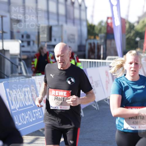 03.10.2025 - Köhlbrandbrückenlauf Jannik Wohlers http://msf.ph/oto/9052430 03.10.2025 13:09:03 Ziel 4057, 4138, 4197, 4346, 4351, 4381, 4403, 4505, 4544, 5242, 5705, 5842, 5953, 6372, 6630, 6814, 6816 meine-sportfotos.de