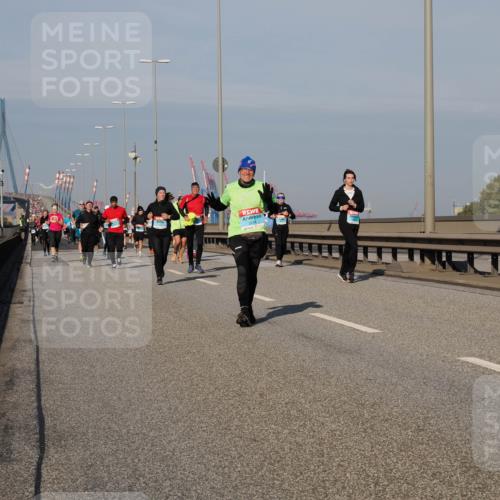 03.10.2025 - Köhlbrandbrückenlauf Fabian Wolf http://msf.ph/oto/9052445 03.10.2025 10:02:10 Position 3 1607 meine-sportfotos.de