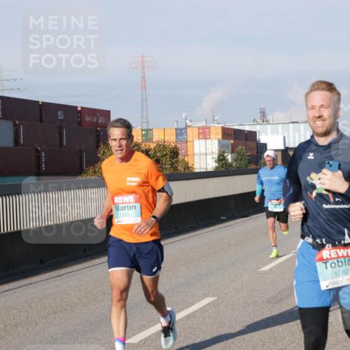 03.10.2025 - Köhlbrandbrückenlauf Jannik Wohlers http://msf.ph/oto/9052449 03.10.2025 09:46:47 Position 3 474, 1315, 1262 meine-sportfotos.de