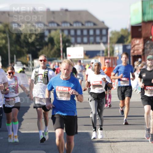 03.10.2025 - Köhlbrandbrückenlauf Jannik Wohlers http://msf.ph/oto/9052454 03.10.2025 13:09:05 Ziel 4057, 4138, 4197, 4346, 4351, 4381, 4403, 4486, 4505, 4901, 5242, 5705, 5842, 5953, 6372, 6562, 6630, 6814, 6816 meine-sportfotos.de