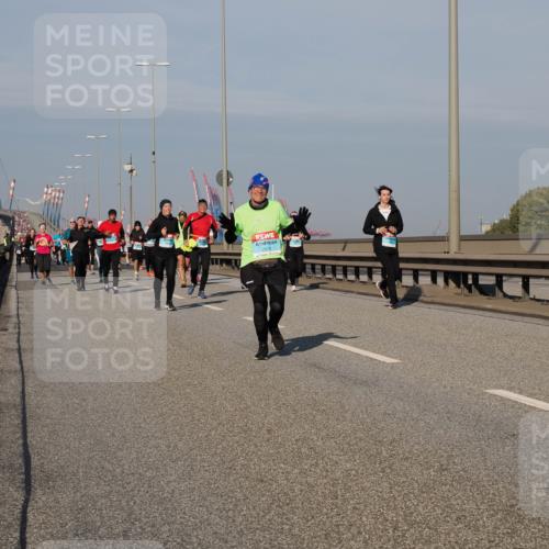 03.10.2025 - Köhlbrandbrückenlauf Fabian Wolf http://msf.ph/oto/9052456 03.10.2025 10:02:11 Position 3 2674, 607 meine-sportfotos.de