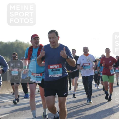03.10.2025 - Köhlbrandbrückenlauf Jannik Wohlers http://msf.ph/oto/9052475 03.10.2025 09:19:25 Position 3 3037, 1757, 2026 meine-sportfotos.de