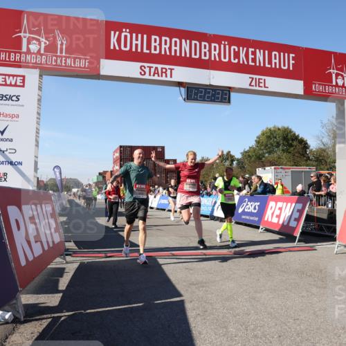 03.10.2025 - Köhlbrandbrückenlauf Lena Gebhardt http://msf.ph/oto/9052482 03.10.2025 13:22:33 Ziel 4481, 4482, 4508, 5122, 5125, 5167, 5213, 5214, 5272, 5675, 5839, 5851, 5928, 5929, 5933, 5982, 6188, 6300, 6413, 6733 meine-sportfotos.de