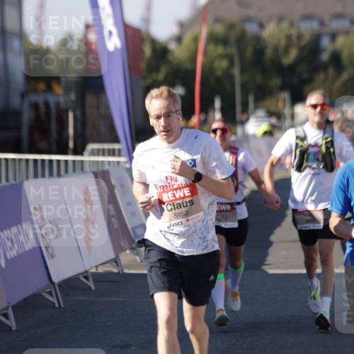 03.10.2025 - Köhlbrandbrückenlauf Jannik Wohlers http://msf.ph/oto/9052484 03.10.2025 13:09:06 Ziel 4057, 4138, 4197, 4346, 4351, 4381, 4403, 4486, 4505, 4901, 5242, 5705, 5842, 5953, 6372, 6562, 6630, 6814, 6816 meine-sportfotos.de