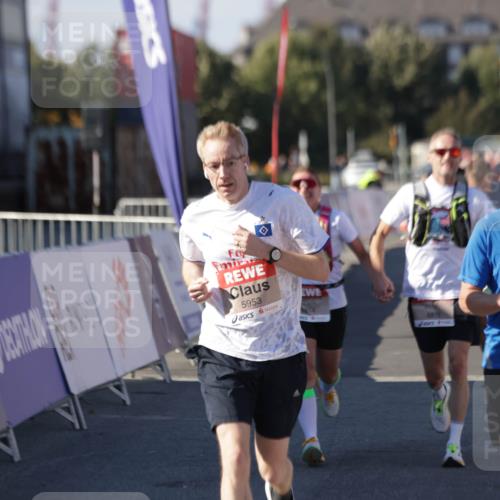 03.10.2025 - Köhlbrandbrückenlauf Jannik Wohlers http://msf.ph/oto/9052487 03.10.2025 13:09:06 Ziel 4057, 4138, 4197, 4346, 4351, 4381, 4403, 4486, 4505, 4901, 5242, 5705, 5842, 5953, 6372, 6562, 6630, 6814, 6816 meine-sportfotos.de