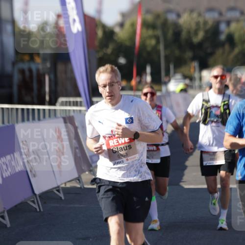 03.10.2025 - Köhlbrandbrückenlauf Jannik Wohlers http://msf.ph/oto/9052490 03.10.2025 13:09:06 Ziel 4057, 4138, 4197, 4346, 4351, 4381, 4403, 4486, 4505, 4901, 5242, 5705, 5842, 5953, 6372, 6562, 6630, 6814, 6816 meine-sportfotos.de