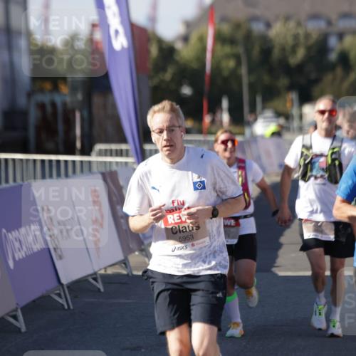 03.10.2025 - Köhlbrandbrückenlauf Jannik Wohlers http://msf.ph/oto/9052494 03.10.2025 13:09:06 Ziel 4057, 4138, 4197, 4346, 4351, 4381, 4403, 4486, 4505, 4901, 5242, 5705, 5842, 5953, 6372, 6562, 6630, 6814, 6816 meine-sportfotos.de