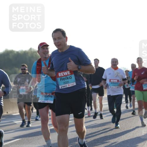 03.10.2025 - Köhlbrandbrückenlauf Jannik Wohlers http://msf.ph/oto/9052496 03.10.2025 09:19:26 Position 3 3037, 1757, 2026 meine-sportfotos.de