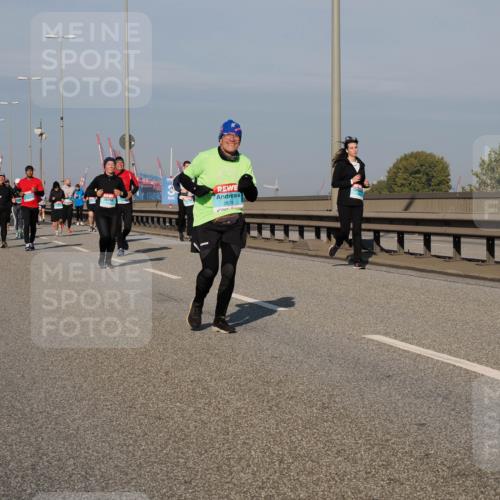 03.10.2025 - Köhlbrandbrückenlauf Fabian Wolf http://msf.ph/oto/9052506 03.10.2025 10:02:12 Position 3 2674 meine-sportfotos.de