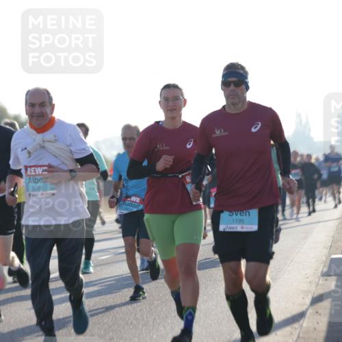 03.10.2025 - Köhlbrandbrückenlauf Jannik Wohlers http://msf.ph/oto/9052507 03.10.2025 09:19:27 Position 3 2056, 2902, 1195 meine-sportfotos.de