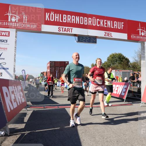 03.10.2025 - Köhlbrandbrückenlauf Lena Gebhardt http://msf.ph/oto/9052508 03.10.2025 13:22:34 Ziel 4481, 4482, 4508, 5122, 5125, 5167, 5213, 5214, 5272, 5675, 5839, 5928, 5933, 5982, 6188, 6300, 6413, 6733 meine-sportfotos.de