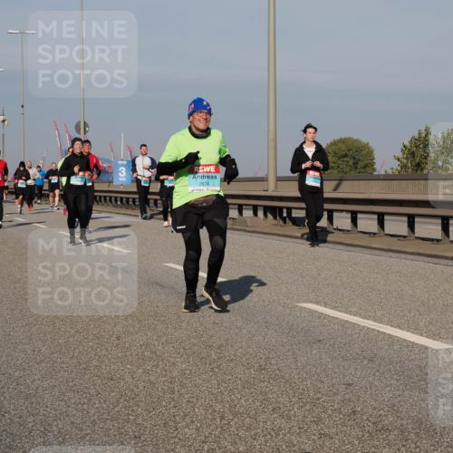 03.10.2025 - Köhlbrandbrückenlauf Fabian Wolf http://msf.ph/oto/9052523 03.10.2025 10:02:12 Position 3 3, 2674 meine-sportfotos.de