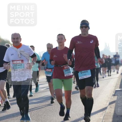 03.10.2025 - Köhlbrandbrückenlauf Jannik Wohlers http://msf.ph/oto/9052529 03.10.2025 09:19:27 Position 3 2056, 1193, 1195 meine-sportfotos.de