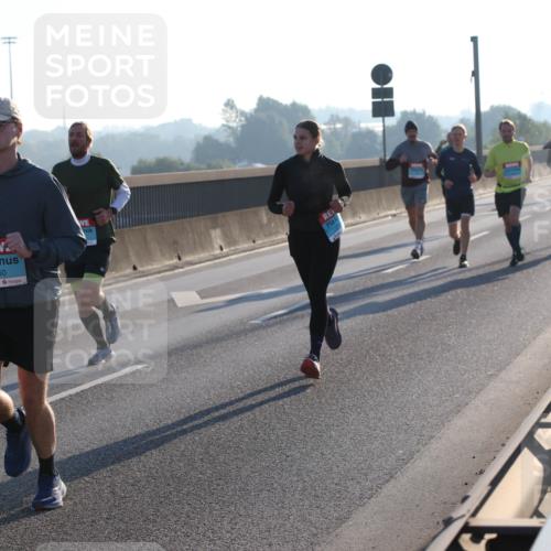 03.10.2025 - Köhlbrandbrückenlauf Lena Gebhardt http://msf.ph/oto/9052532 03.10.2025 09:15:19 Position 1 1150 meine-sportfotos.de