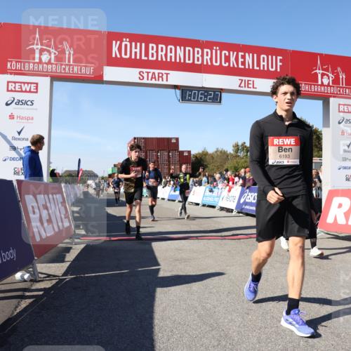 03.10.2025 - Köhlbrandbrückenlauf Lena Gebhardt http://msf.ph/oto/9052537 03.10.2025 13:06:27 Ziel 4015, 4122, 4124, 4396, 4550, 4658, 4659, 5563, 5641, 5970, 6193 meine-sportfotos.de