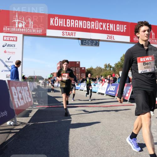 03.10.2025 - Köhlbrandbrückenlauf Lena Gebhardt http://msf.ph/oto/9052560 03.10.2025 13:06:28 Ziel 4015, 4122, 4124, 4396, 4550, 4658, 4659, 5563, 5641, 5970, 6193 meine-sportfotos.de