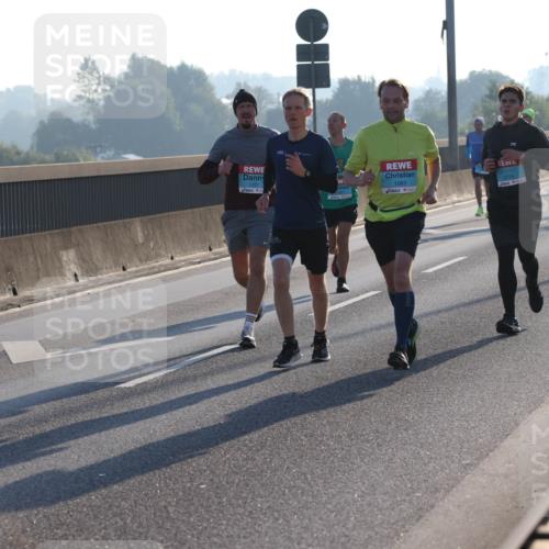 03.10.2025 - Köhlbrandbrückenlauf Lena Gebhardt http://msf.ph/oto/9052571 03.10.2025 09:15:20 Position 1  meine-sportfotos.de