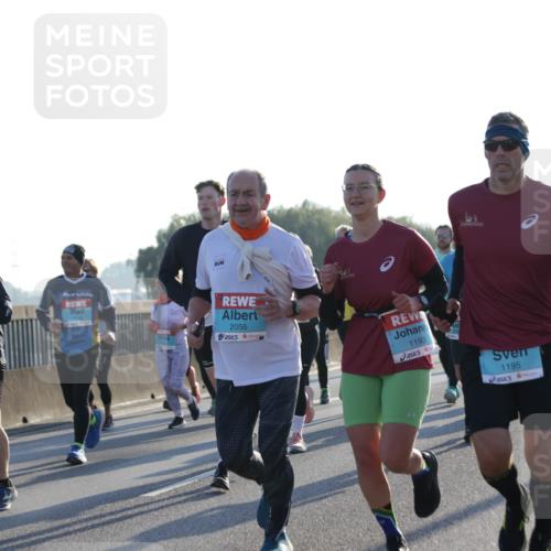 03.10.2025 - Köhlbrandbrückenlauf Jannik Wohlers http://msf.ph/oto/9052572 03.10.2025 09:19:28 Position 3 2905, 2056, 1193, 1195 meine-sportfotos.de