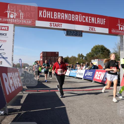 03.10.2025 - Köhlbrandbrückenlauf Lena Gebhardt http://msf.ph/oto/9052577 03.10.2025 13:22:36 Ziel 4481, 4482, 4508, 5122, 5125, 5167, 5213, 5214, 5675, 5839, 5928, 5933, 5982, 6261, 6300, 6413, 6733 meine-sportfotos.de