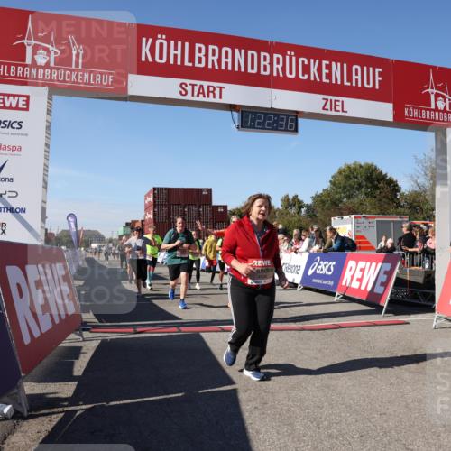 03.10.2025 - Köhlbrandbrückenlauf Lena Gebhardt http://msf.ph/oto/9052598 03.10.2025 13:22:36 Ziel 4481, 4482, 4508, 5122, 5125, 5167, 5213, 5214, 5675, 5839, 5928, 5933, 5982, 6261, 6300, 6413, 6733 meine-sportfotos.de