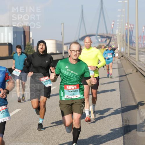03.10.2025 - Köhlbrandbrückenlauf Jannik Wohlers http://msf.ph/oto/9052604 03.10.2025 09:46:54 Position 3 2712, 7, 29487, 3658 meine-sportfotos.de