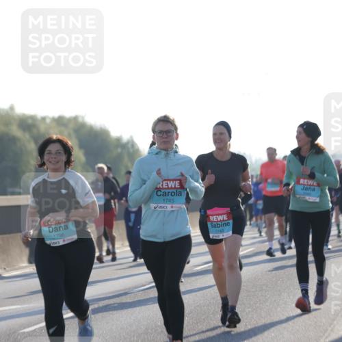 03.10.2025 - Köhlbrandbrückenlauf Jannik Wohlers http://msf.ph/oto/9052619 03.10.2025 09:19:31 Position 3 1796, 1745, 1743, 3580 meine-sportfotos.de