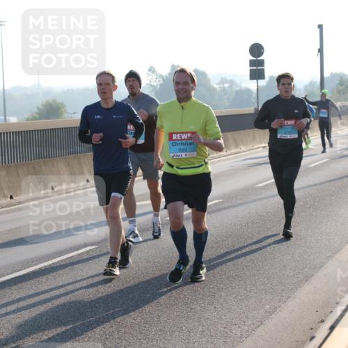03.10.2025 - Köhlbrandbrückenlauf Lena Gebhardt http://msf.ph/oto/9052626 03.10.2025 09:15:22 Position 1 1083, 3775 meine-sportfotos.de