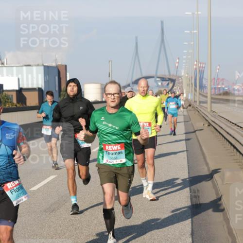 03.10.2025 - Köhlbrandbrückenlauf Jannik Wohlers http://msf.ph/oto/9052633 03.10.2025 09:46:54 Position 3 2712, 3658 meine-sportfotos.de