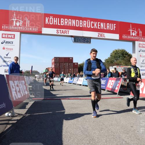 03.10.2025 - Köhlbrandbrückenlauf Lena Gebhardt http://msf.ph/oto/9052640 03.10.2025 13:06:30 Ziel 4015, 4122, 4124, 4151, 4396, 4550, 4658, 4659, 5563, 5641, 5970, 6193 meine-sportfotos.de