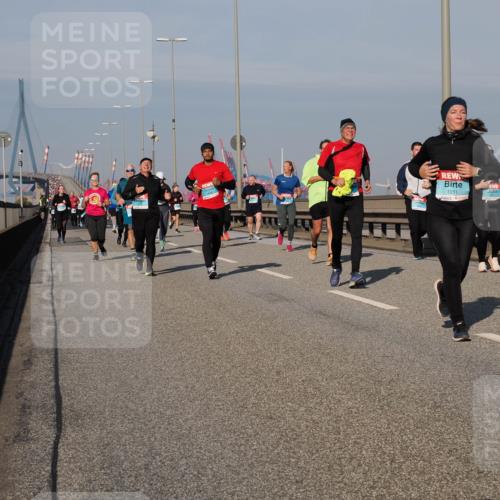 03.10.2025 - Köhlbrandbrückenlauf Fabian Wolf http://msf.ph/oto/9052641 03.10.2025 10:02:16 Position 3 1051 meine-sportfotos.de