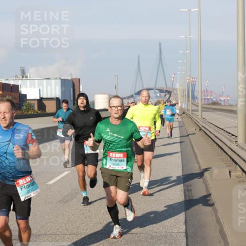 03.10.2025 - Köhlbrandbrückenlauf Jannik Wohlers http://msf.ph/oto/9052642 03.10.2025 09:46:54 Position 3 2712, 116, 3658 meine-sportfotos.de