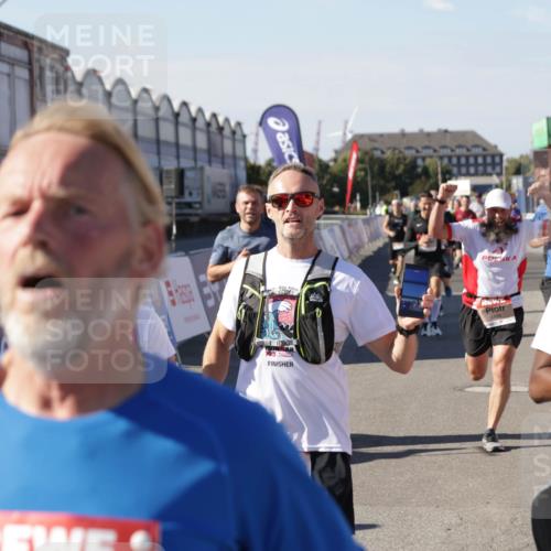 03.10.2025 - Köhlbrandbrückenlauf Jannik Wohlers http://msf.ph/oto/9052643 03.10.2025 13:09:11 Ziel 4057, 4197, 4334, 4346, 4351, 4377, 4381, 4486, 4901, 5242, 5740, 5953, 6037, 6562, 6630, 6814, 6816 meine-sportfotos.de