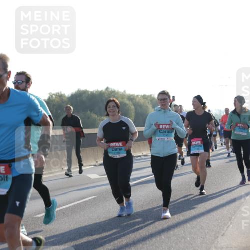 03.10.2025 - Köhlbrandbrückenlauf Jannik Wohlers http://msf.ph/oto/9052645 03.10.2025 09:19:32 Position 3 01, 2902, 1796, 1745 meine-sportfotos.de