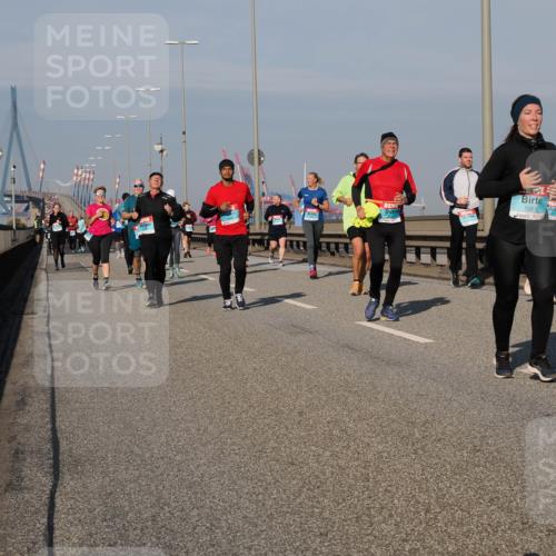 03.10.2025 - Köhlbrandbrückenlauf Fabian Wolf http://msf.ph/oto/9052649 03.10.2025 10:02:16 Position 3 1051 meine-sportfotos.de