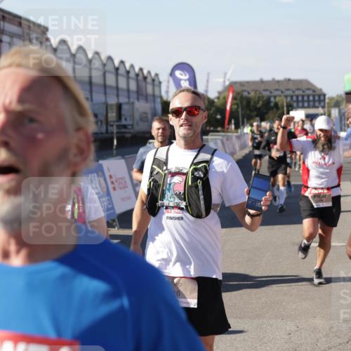 03.10.2025 - Köhlbrandbrückenlauf Jannik Wohlers http://msf.ph/oto/9052650 03.10.2025 13:09:11 Ziel 4057, 4197, 4334, 4346, 4351, 4377, 4381, 4486, 4901, 5242, 5740, 5953, 6037, 6562, 6630, 6814, 6816 meine-sportfotos.de