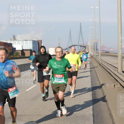 03.10.2025 - Köhlbrandbrückenlauf Jannik Wohlers http://msf.ph/oto/9052651 03.10.2025 09:46:54 Position 3 2712, 3658 meine-sportfotos.de