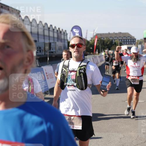 03.10.2025 - Köhlbrandbrückenlauf Jannik Wohlers http://msf.ph/oto/9052654 03.10.2025 13:09:11 Ziel 4057, 4197, 4334, 4346, 4351, 4377, 4381, 4486, 4901, 5242, 5740, 5953, 6037, 6562, 6630, 6814, 6816 meine-sportfotos.de