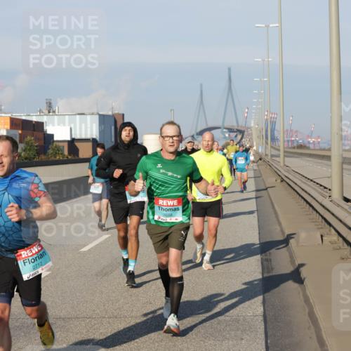 03.10.2025 - Köhlbrandbrückenlauf Jannik Wohlers http://msf.ph/oto/9052663 03.10.2025 09:46:54 Position 3 2712, 3658 meine-sportfotos.de