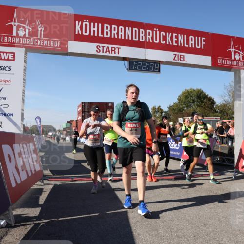 03.10.2025 - Köhlbrandbrückenlauf Lena Gebhardt http://msf.ph/oto/9052665 03.10.2025 13:22:39 Ziel 4481, 4482, 4508, 5122, 5125, 5167, 5213, 5214, 5675, 5839, 5928, 5933, 5982, 6107, 6261, 6300, 6413, 6733 meine-sportfotos.de