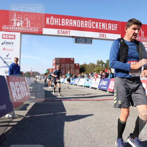 03.10.2025 - Köhlbrandbrückenlauf Lena Gebhardt http://msf.ph/oto/9052681 03.10.2025 13:06:30 Ziel 4015, 4122, 4124, 4151, 4396, 4550, 4658, 4659, 5563, 5641, 5970, 6193 meine-sportfotos.de