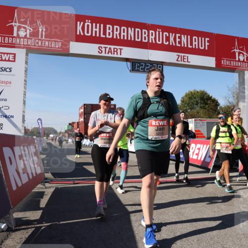 03.10.2025 - Köhlbrandbrückenlauf Lena Gebhardt http://msf.ph/oto/9052684 03.10.2025 13:22:39 Ziel 4481, 4482, 4508, 5122, 5125, 5167, 5213, 5214, 5675, 5839, 5928, 5933, 5982, 6107, 6261, 6300, 6413, 6733 meine-sportfotos.de