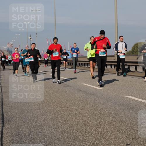 03.10.2025 - Köhlbrandbrückenlauf Fabian Wolf http://msf.ph/oto/9052693 03.10.2025 10:02:17 Position 3 105 meine-sportfotos.de