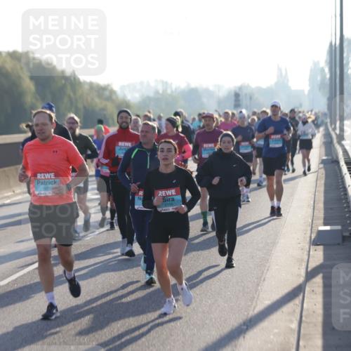 03.10.2025 - Köhlbrandbrückenlauf Jannik Wohlers http://msf.ph/oto/9052701 03.10.2025 09:19:37 Position 3 1973, 2155 meine-sportfotos.de